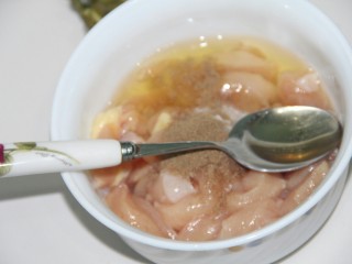 9、美味炸鸡柳,加一勺料酒