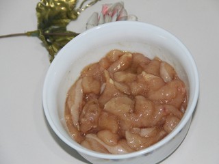 10、美味炸鸡柳,拌匀，腌半个小时