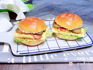 15、鸡蛋汉堡,颜值颇高哟！营养又美味。