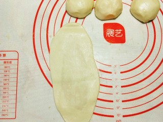 11、绿豆饼,包好的面搞成长条