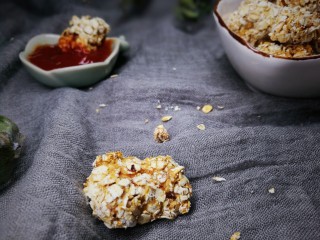 16、健康无油燕麦鸡米花,^_^