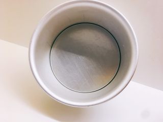 9、蔓越莓南瓜发糕,模具内壁刷上一层油