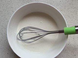 3、奥利奥雪媚娘,搅拌均匀