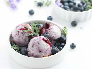 11、蓝莓冰淇淋,炎炎夏日，享受冰淇淋带来的清凉和甜蜜吧！
