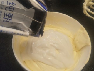 22、来自冬天的温暖—重芝士布朗尼蛋糕,加入60克酸奶。