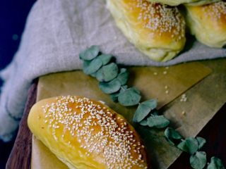 18、芝麻软面包,成品图。