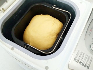 7、鸡蛋小布利,发酵到2.5倍大。