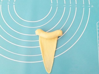 11、鸡蛋小布利,从上到下卷起。