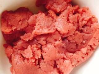 5、猪肉脯-零食、年货,打好的肉泥。