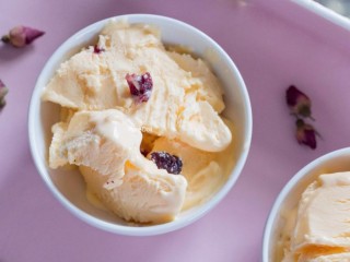 6、自制哈根达斯冰淇淋,挖出来摆盘也可以