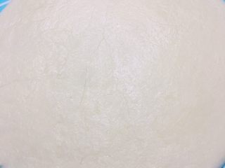 5、宝宝零食系列～玉米酥,接着用擀面杖擀成薄片