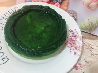 27、菠菜鸡蛋糕,完成后的效果。