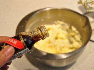 31、浓情巧克力无比派,加适量的香草精。