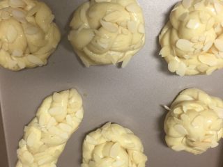 14、豆沙面包,一天都在做面包，还做一款这样的