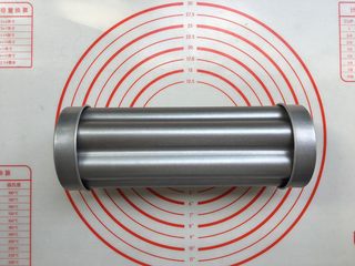 19、抹茶双色梅花吐司（波兰种）,盖上盖子放入预热好的烤箱，180度烤30分钟，中下层