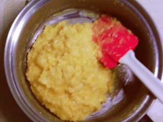 9、奶油炸糕,形成可以塑型的面糊状  静置30分钟