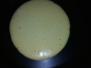 12、酸奶鸡蛋饼,小火煎饼。