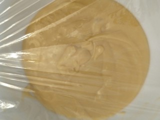 12、柠檬玛德琳蛋糕-入门级蛋糕,能搅拌好以后盖上保鲜膜，冰箱冷藏一小时