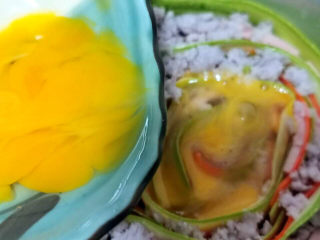 10、西胡芦蛋糕,倒入蛋液