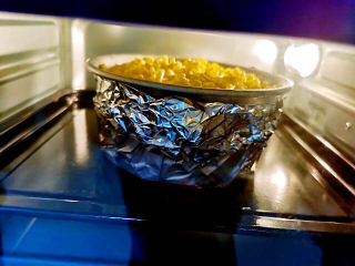 13、西胡芦蛋糕,送进180度烤箱，烤8~10分钟，