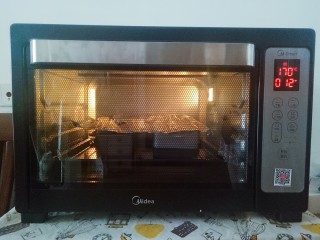 13、辫子面包,烤箱预热5分钟，170度30分钟左右（中途上色加盖锡纸，避免上色太深）