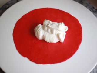 16、红丝绒渐变千层蛋糕,放少许淡奶油