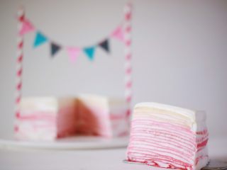 21、红丝绒渐变千层蛋糕,切开来看,是不是非常少女心