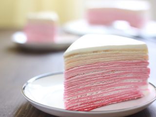 23、红丝绒渐变千层蛋糕,成品