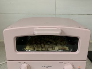 8、香烤吐司丁,180-190度、烤15-20分钟