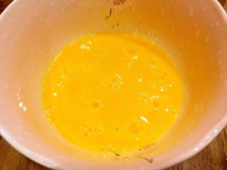 10、吉利虾,鸡蛋打散