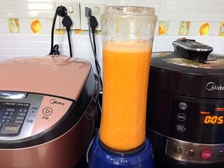 3、红萝卜白吐司,开动，打出汁