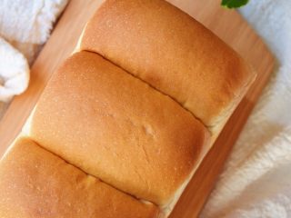 14、北海道奶油吐司,表面没刷蛋液