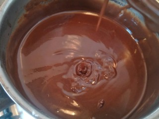 8、十分优秀de巧克力戚风蛋糕,得到了非常丝滑的巧克力面糊