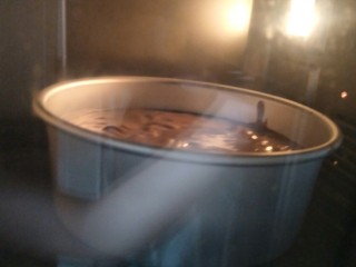 17、十分优秀de巧克力戚风蛋糕,烤箱150度60分钟