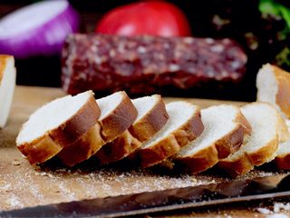 1、开放三明治,法棍切圆片