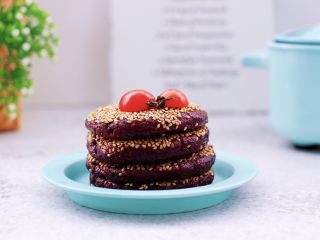 20、紫薯酸奶果仁芝麻饼,成品一