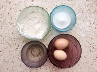 1、纸杯蛋糕,准备所需食材