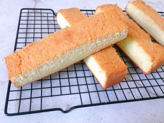 15、奶油海绵蛋糕,上下火190分钟35分钟。