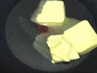 1、雪花酥,锅中放入黄油融化～