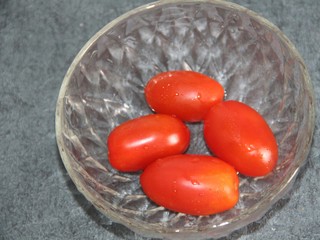 12、开放式鸡肉三明治,圣女果