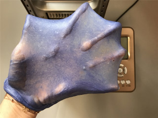 5、面包机版星空面包,和面结束，面团至完全。