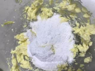 5、麻薯曲奇,加入糖粉打发