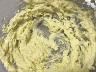 6、麻薯曲奇,直到黄油打发比原来两倍大