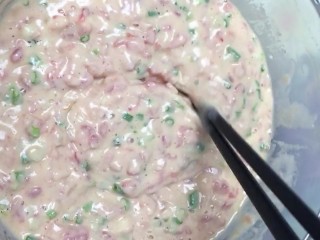 6、煎饼,搅匀，如图搅成这个样子