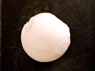 1、面包糠,馒头1个