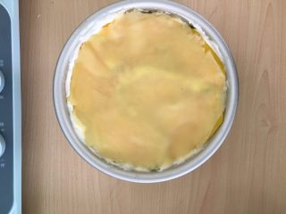20、千层芒果蛋糕,直到铺满。