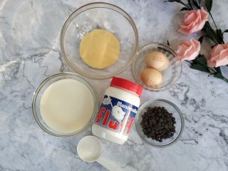 1、爆浆脏脏蛋挞,称重好所有材料