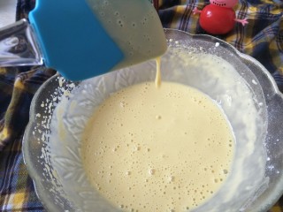 14、小食拼盘之酥炸巴沙鱼，洋葱圈篇,拌好的蛋黄面糊有点浓稠如图