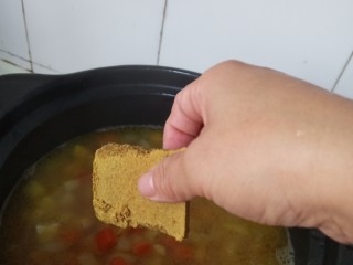 9、咖喱鸡排饭,水开后加咖喱块