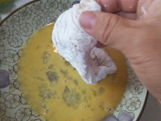 13、咖喱鸡排饭,裹上蛋液